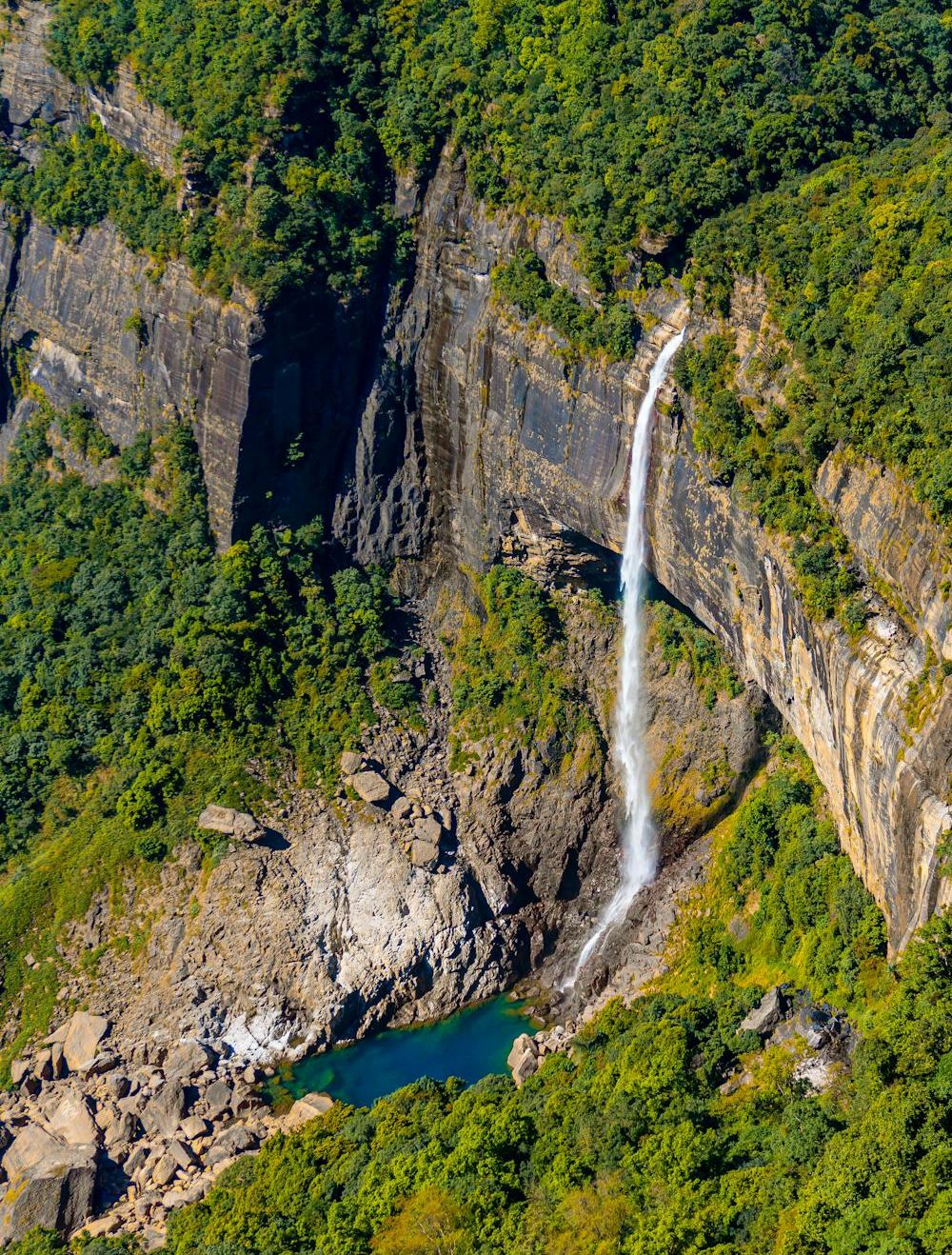 free-photo-of-nohkalikai-falls-view-point-nohkalikai-road-cherrapunji-meghalaya-india