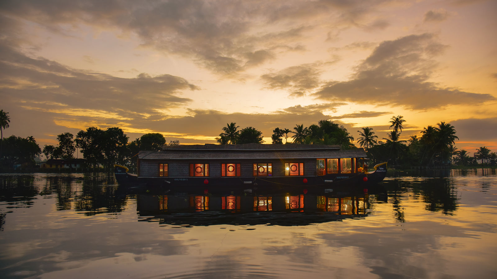 Abad Cruise on the Lake Kumarakom