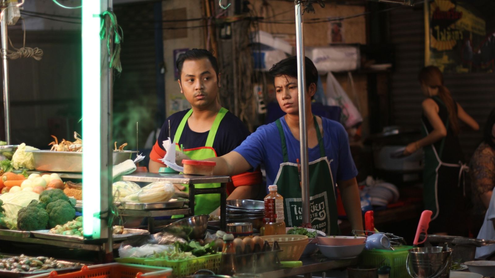 street vendors in china town