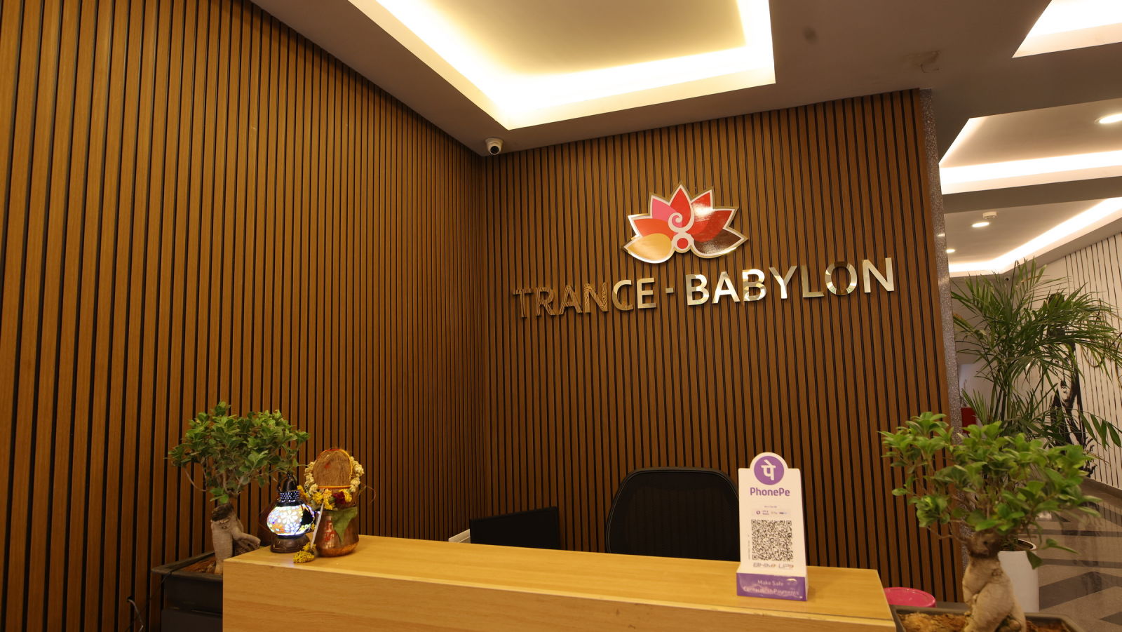 Image of the reception at Trance Babylon Executive Stay.