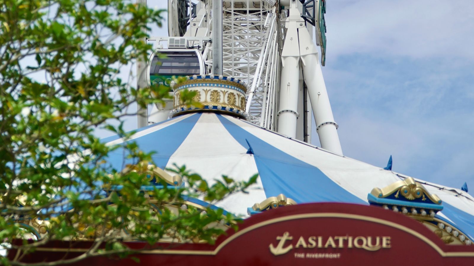 exterior facade of asiatique