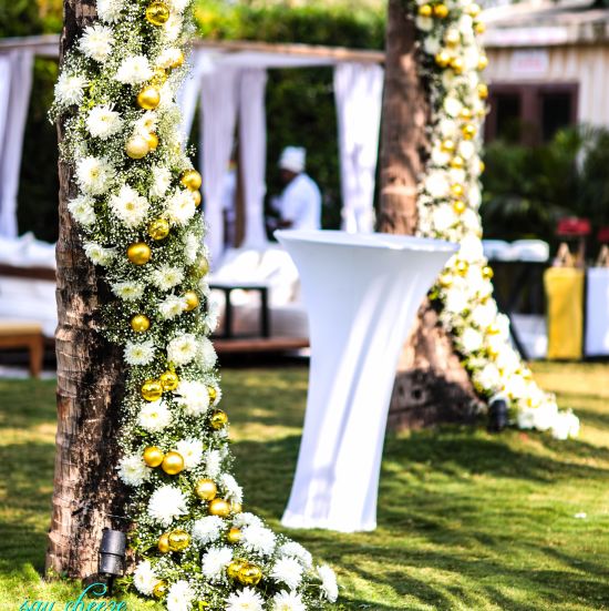 Poolside Decor