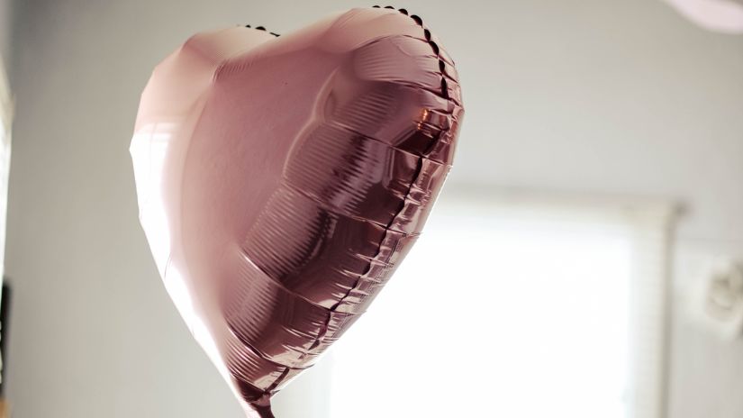 a heart-shaped balloon