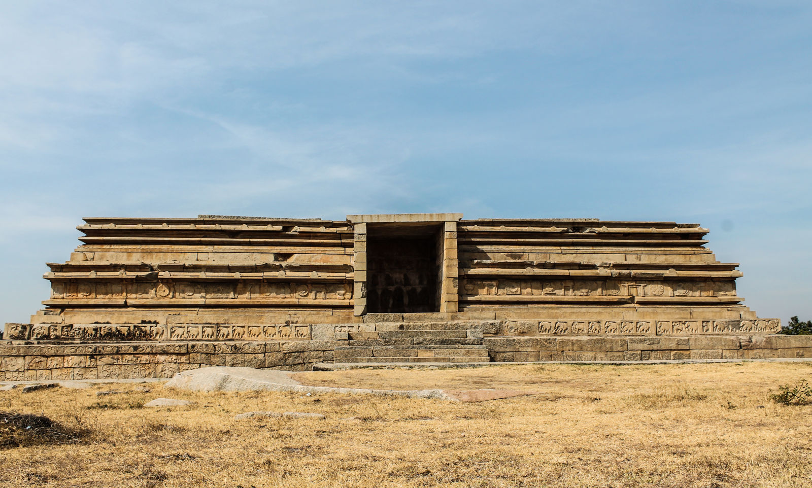 The king s entrance is still intact in what remains of the Mahanavami Dibba