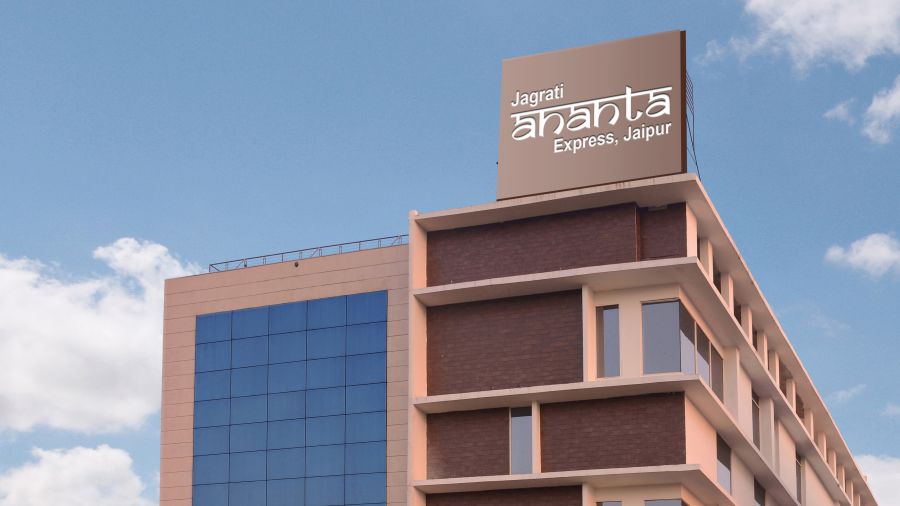 Side view Image of Jagrati Ananta Express hotel facade