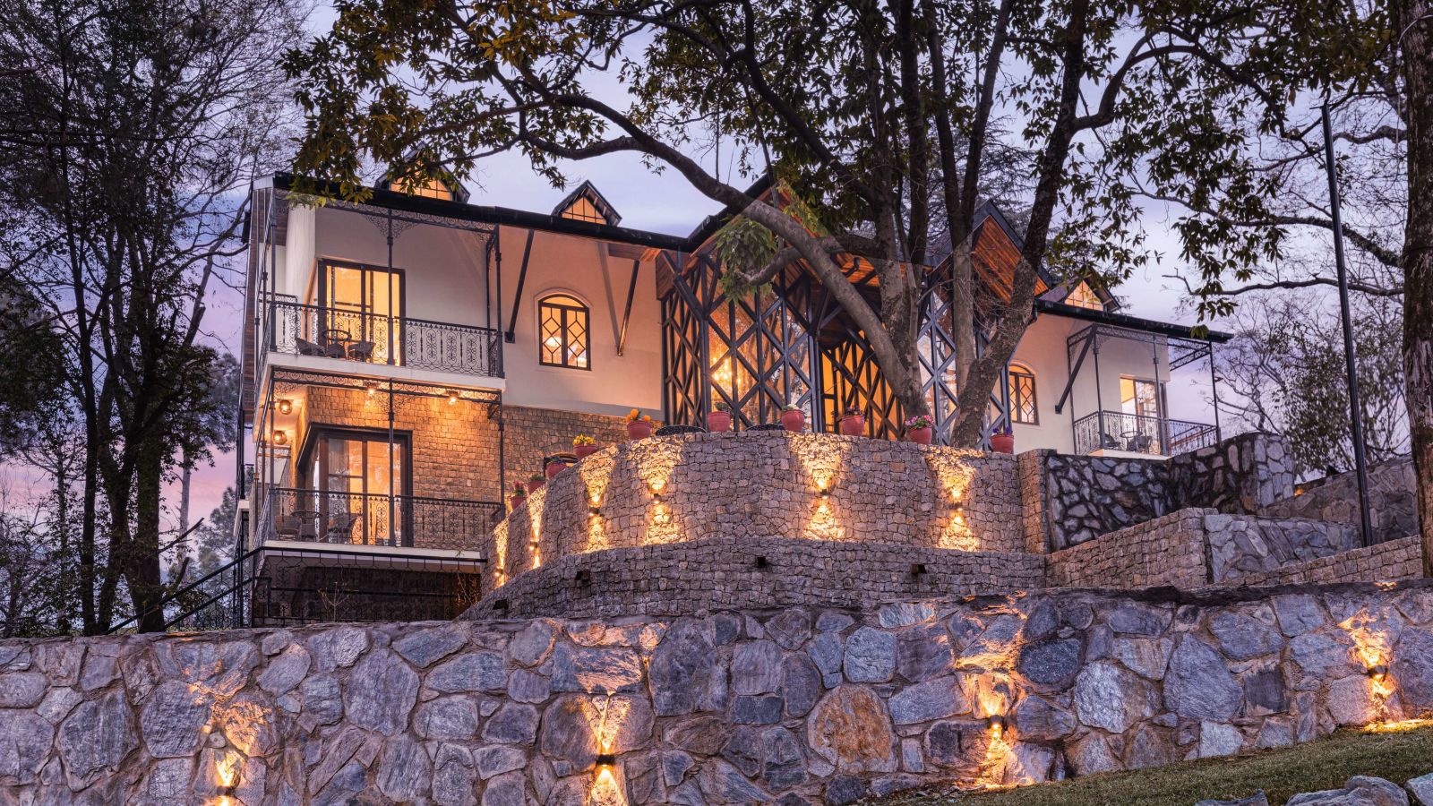 Facade of INFINITEA Dak Bungalow, Palampur