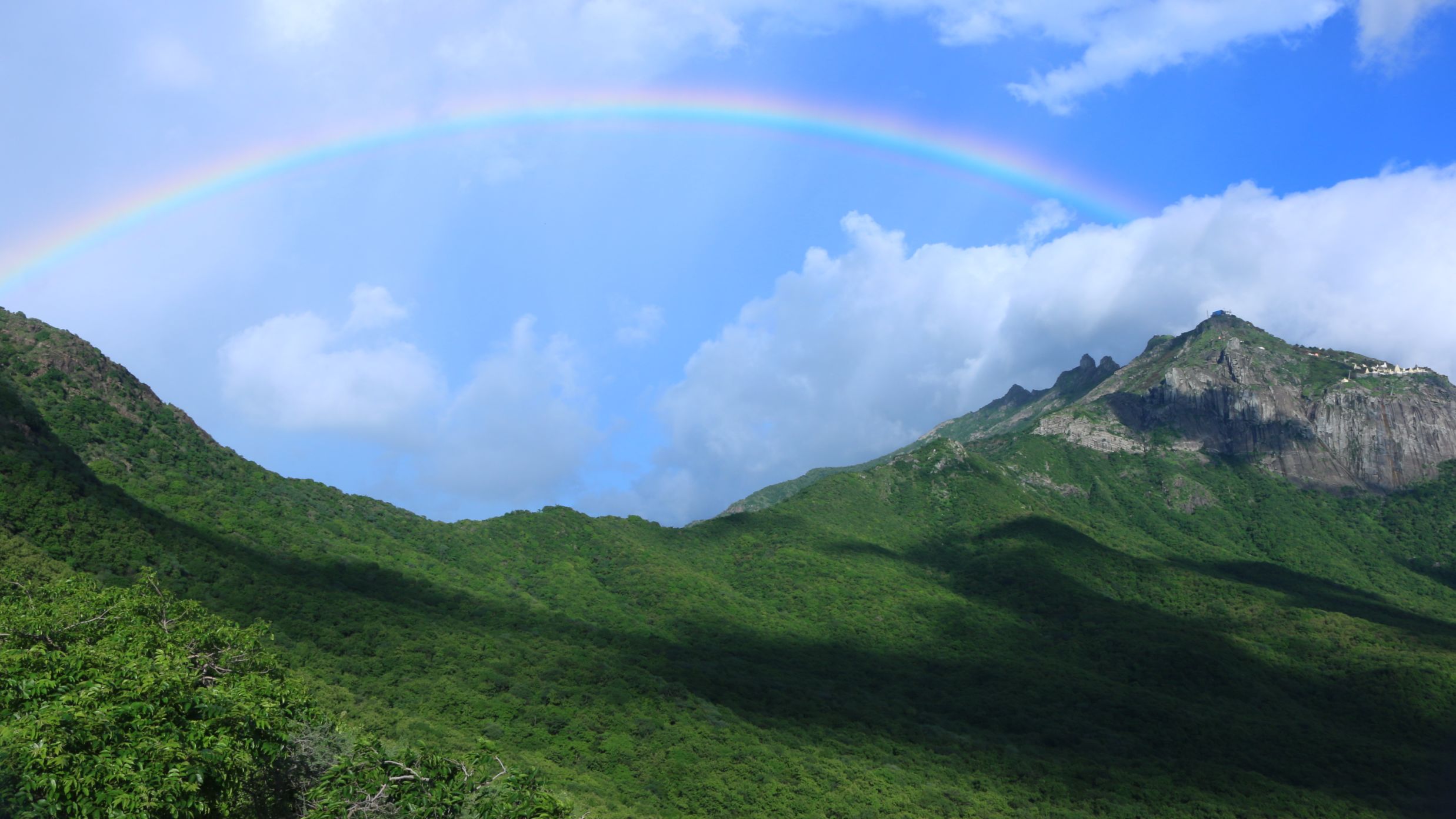 Aramness - Landscape view of the The Girnar Mountain