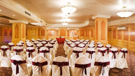 Hotel wedding venues with large banquet hall