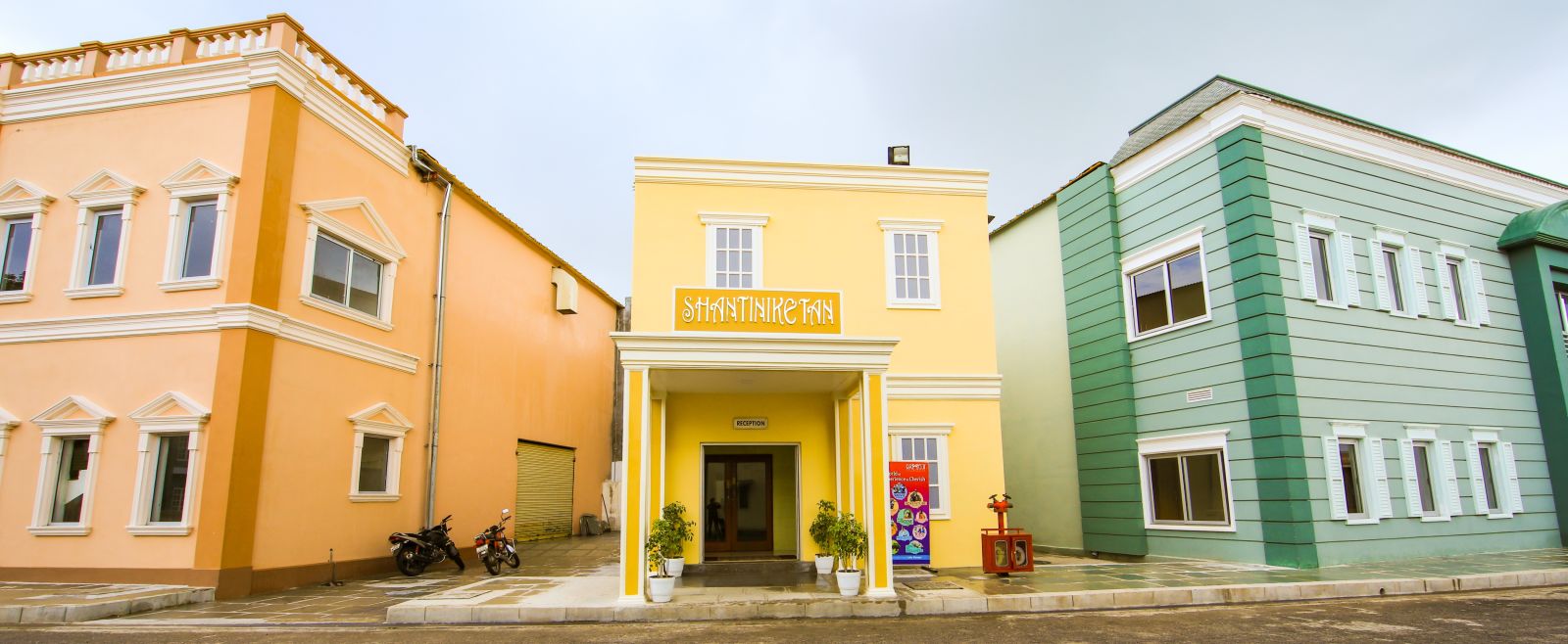 Facade of Hotel Shantiniketan