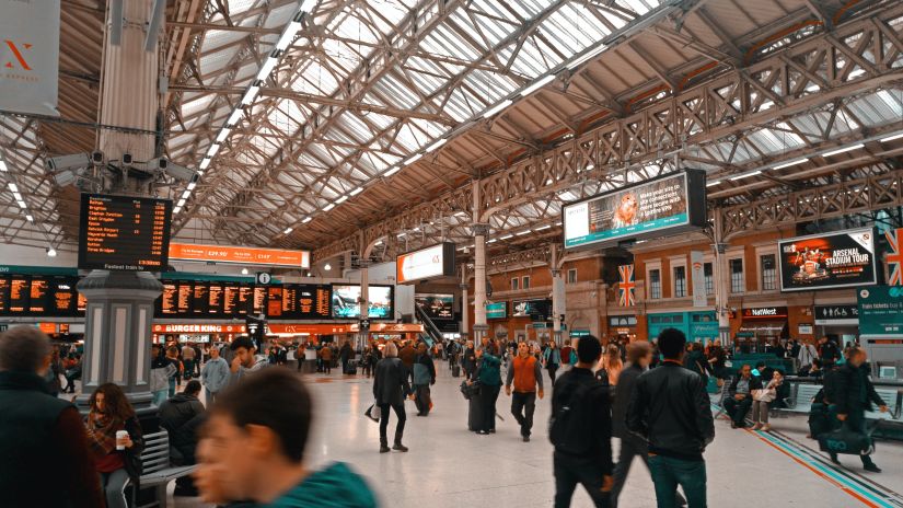 khar west train station