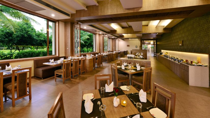 Best Restaurants in Sasan Gir, Multicuisine Restauarant in Sasan Gir, Sarovar Portico, Sasan Gir