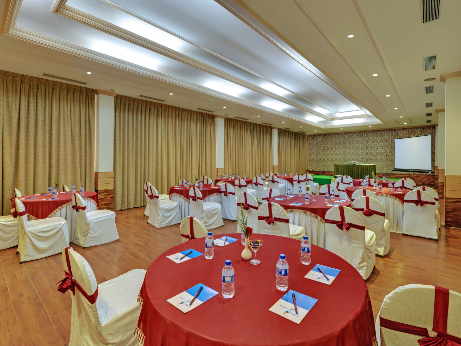 Banquet Hall in Tiruchirappalli at the SRM Hotel 1 gapf6m