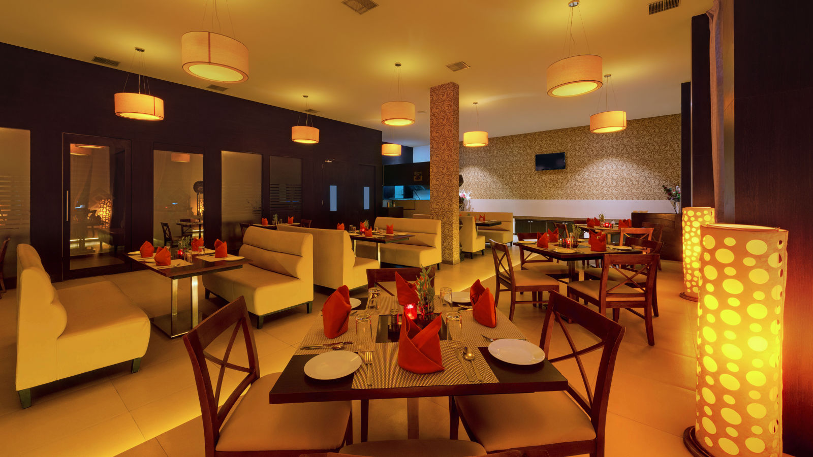 Southern Spice restaurant at Hotel SRM tuticorin, Restaurant in Tuticorin (1)