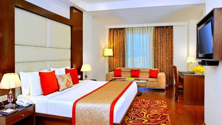 Executive Room at Taurus Sarovar Portico New Delhi