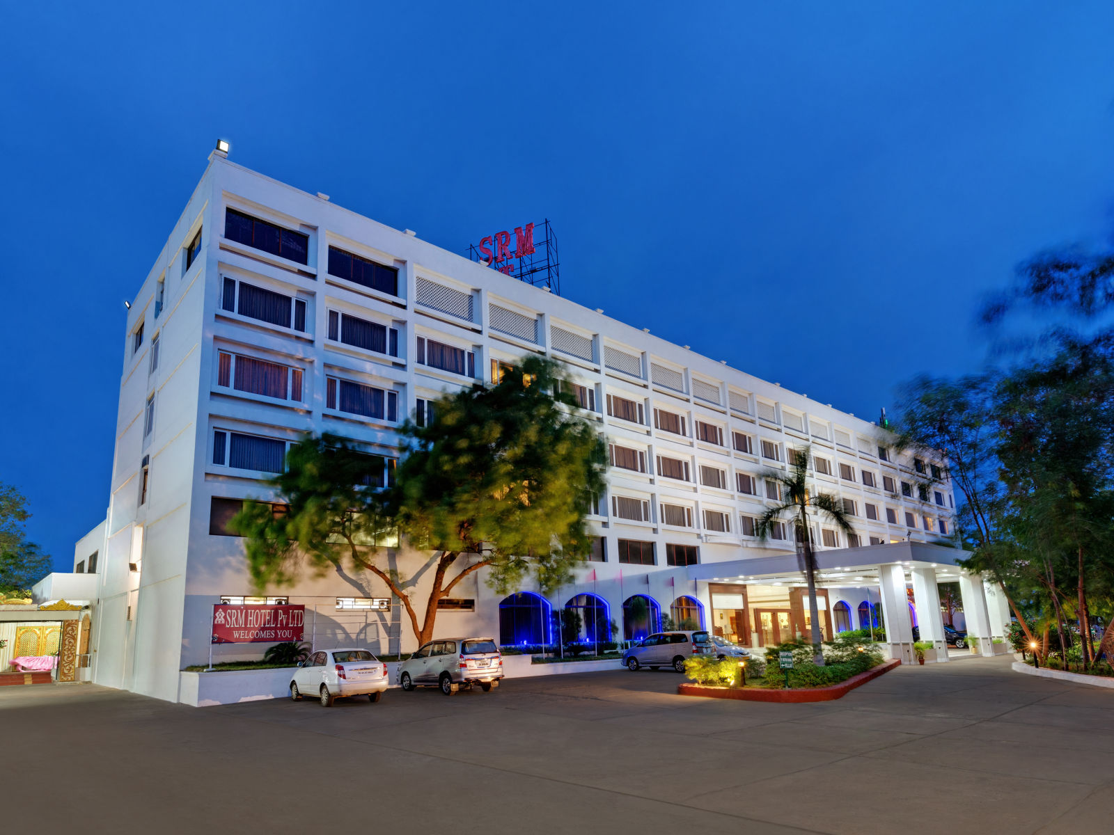 SRM Hotel Tiruchirappalli- Hotel Near Tiruchirappalli Airport 2