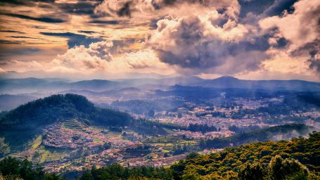 An overview of the city of Ooty from an aerial view