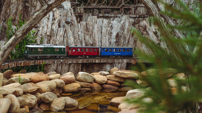 Miniature toy train