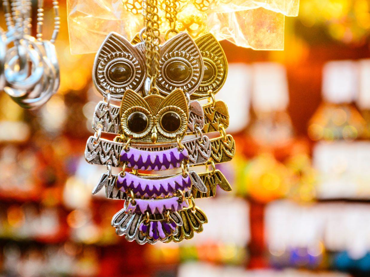 owl pendant in flee market