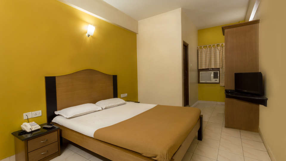 Comfort Deluxe AC Rooms at Hotel Sandhya Residency Bangalore