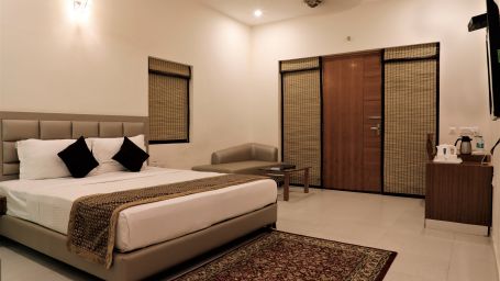 poolview room - Corbett Panorama Resort, Ramnagar