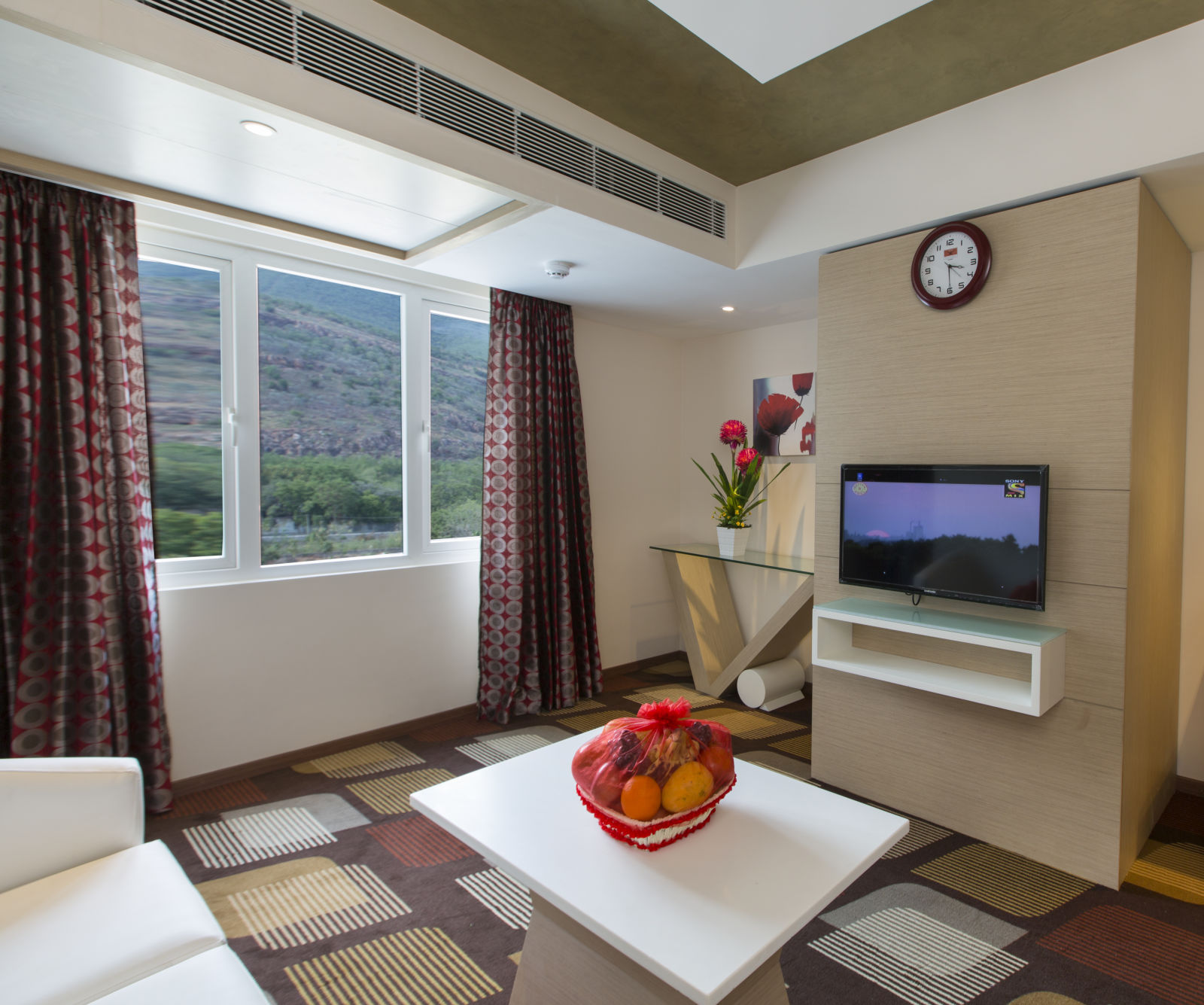 Hotel Pai Viceroy Tirupathi Suite Living Room 1 olceve