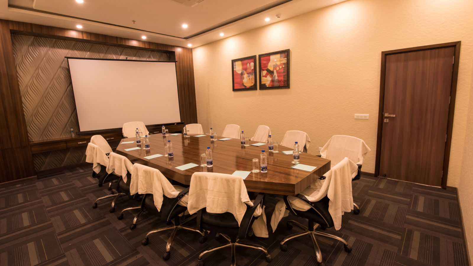 boardroom and conference hall at Le ROI Digha Hotel West Bengal showcasing a spacious area to conduct events4