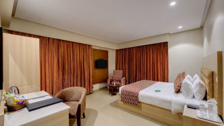 Luxurious Budget Hotel Rooms in Mumbai at Click Hotel Caliph 1