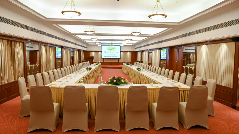 the sitting arrangement at Cumberland Banquet Hall in Kodaikanal hotel