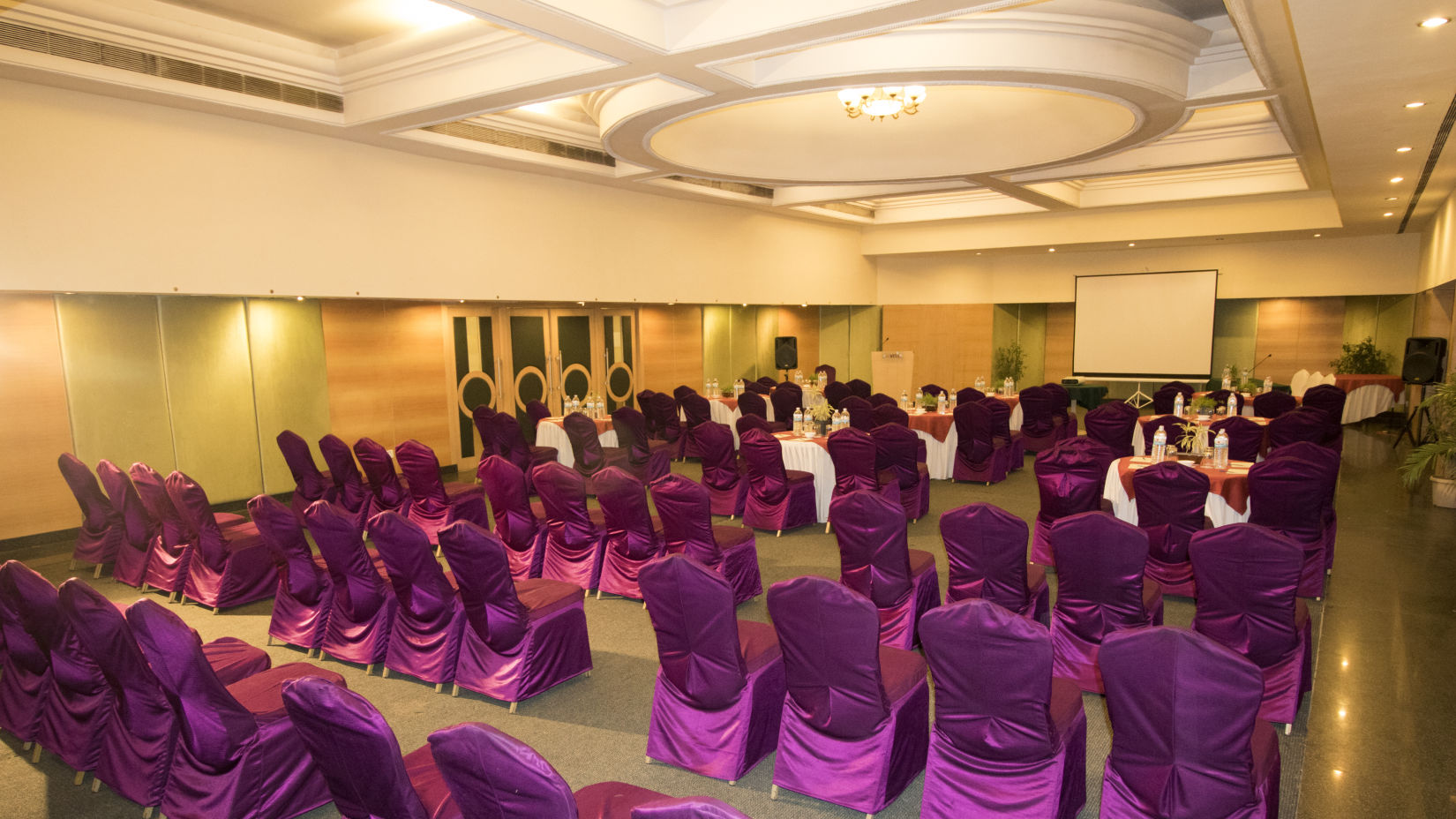 Conference Room Hotel VITS Aurangabad t5b9en