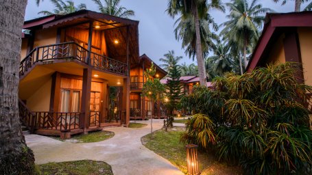 exterior of our cottages at Silver Sand Beach Resort