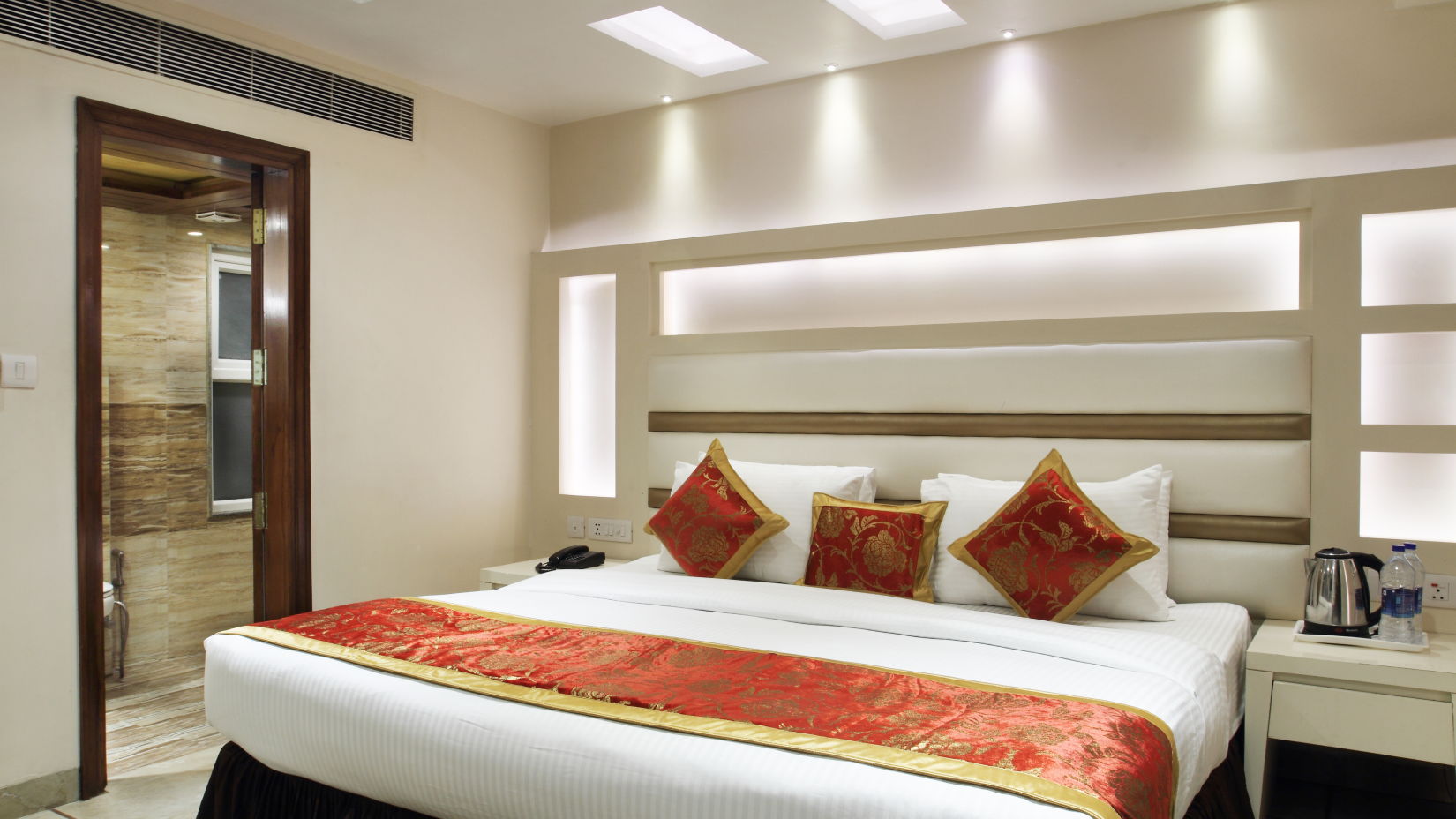 Hotel Hari Piorko - Paharganj, New Delhi New Delhi Executive Room New Wing Hotel Hari Piorko Paharganj New Delhi 7