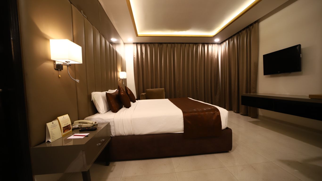 BEDROOM SUITE 2