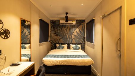 Premium Queen Bed Room at Click Hotel, Mundra 3