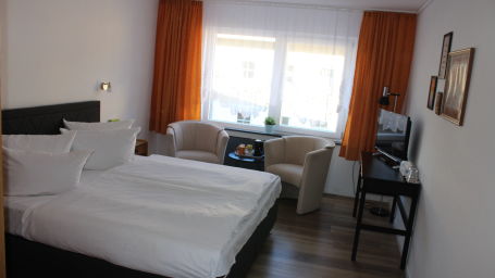 Double Room (Street View)