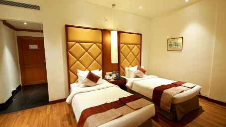 Superior Room at The Gokulam Park Hotel Kochi 9