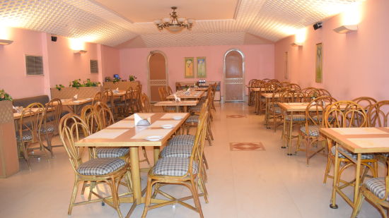 Restaurants in Cochin, Places to eat in Cochin, Abad Fort Kochi-5