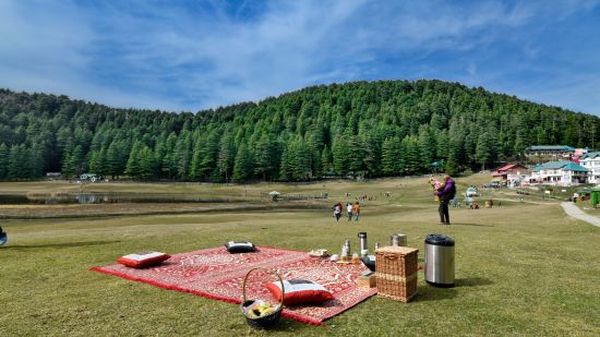 Picnic with scenic valley views