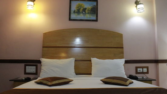 Deluxe Room At Hotel Presidency Bangalore 5 Cvenbc