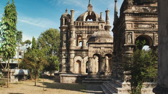 An image of the tomb of Baron Adrian