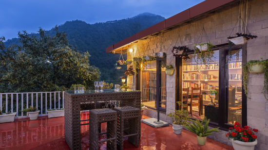 Alfresco Along Side the Library