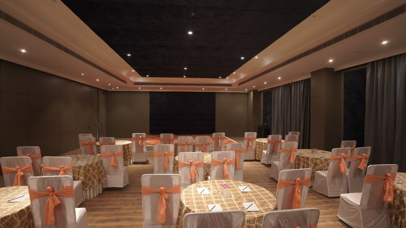 round table seating at Classic Sapphire by Ananta