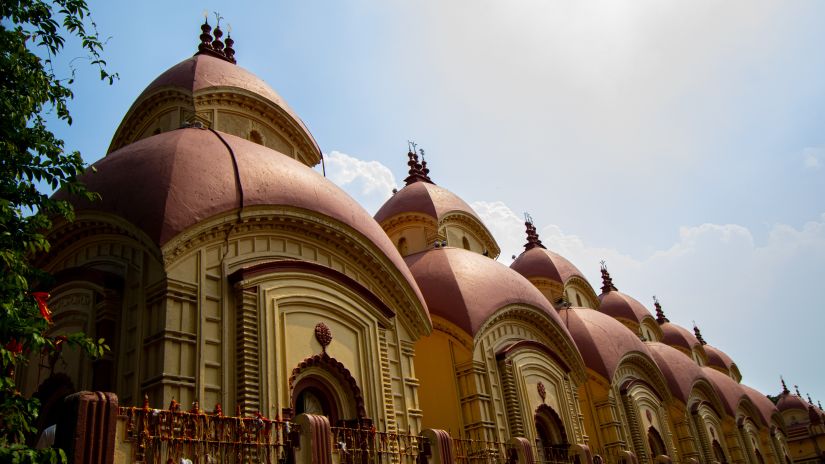 an image of the famous dakshineswar temple captured during the day 