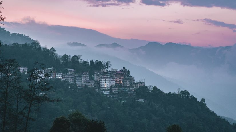 panoramic view of pelling