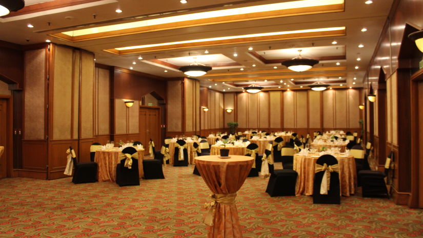 cluster seating - chamber banquet hall in mumbai at the orchid hotel