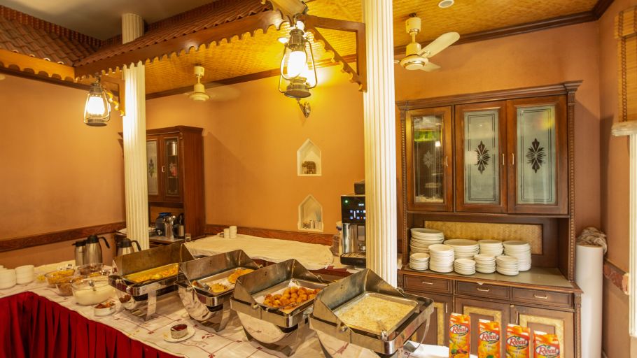 Restaurant at Hotel Vasundhara Palace Rishikesh 3