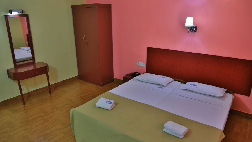 Hotel Srinivas, Kochi Cochin Deluxe AC Room Hotel Srinivas Kochi 2
