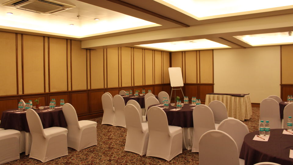 cluster seating arrangement at the conference hall in mumbai