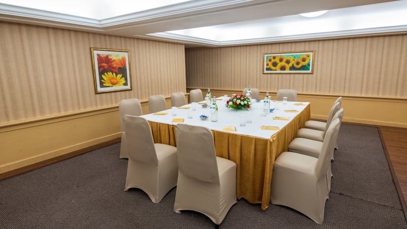 the sitting arrangement at Wellington Conference Hall in Kodaikanal hotel