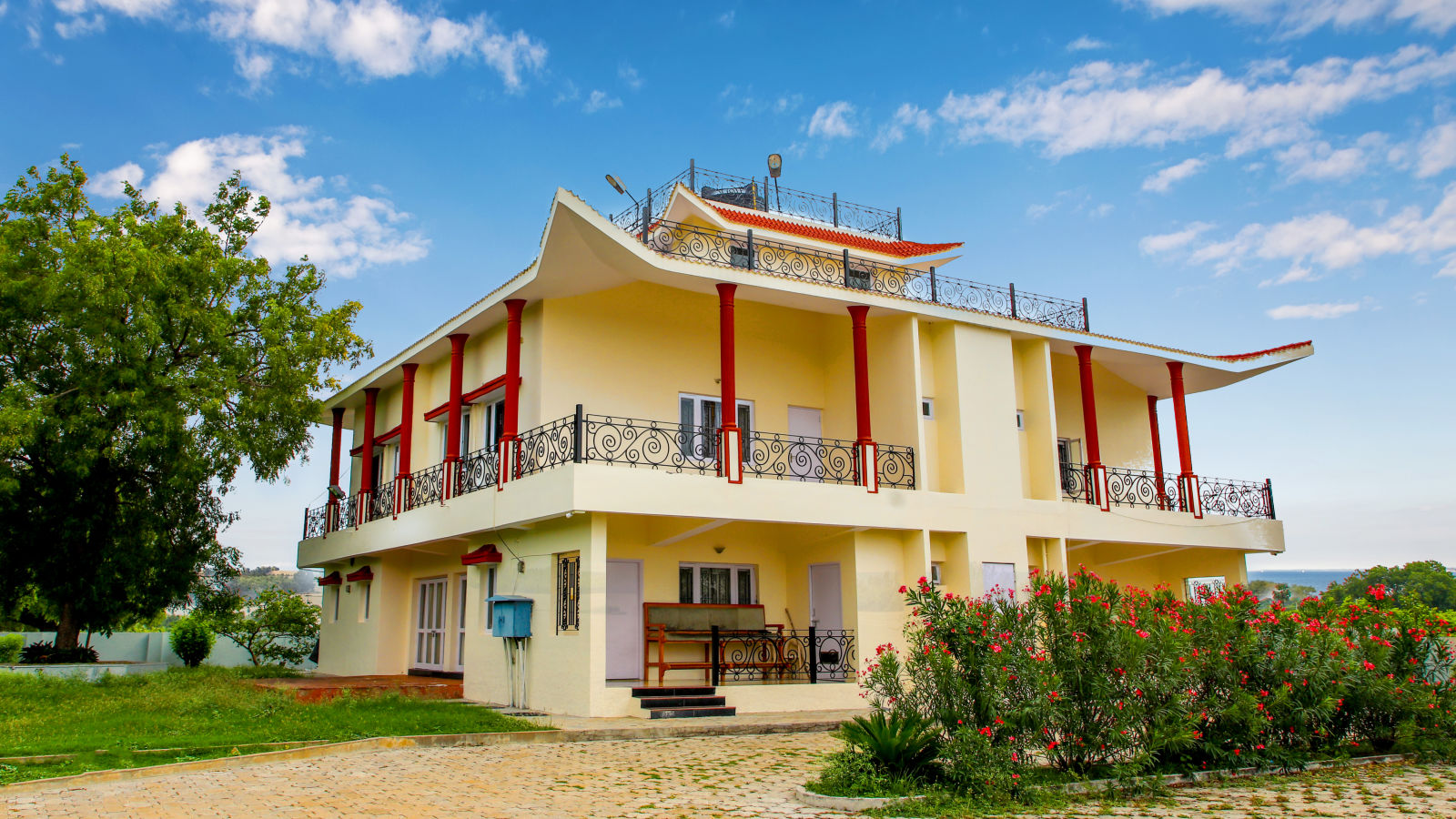 Vasundhara Villa facade