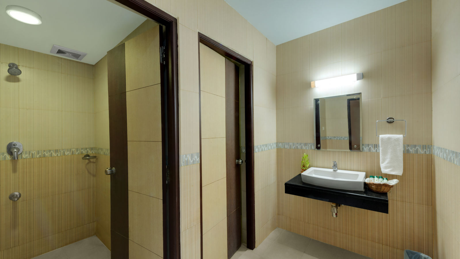 Studio Suite 1 at SRM Hotel, Hotel in Tuticorin